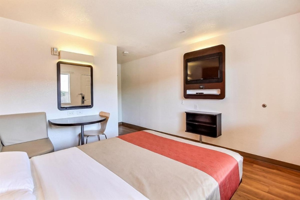 Motel 6-San Jose, CA - South Main image