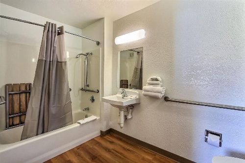Motel 6-San Jose, CA - South image 21